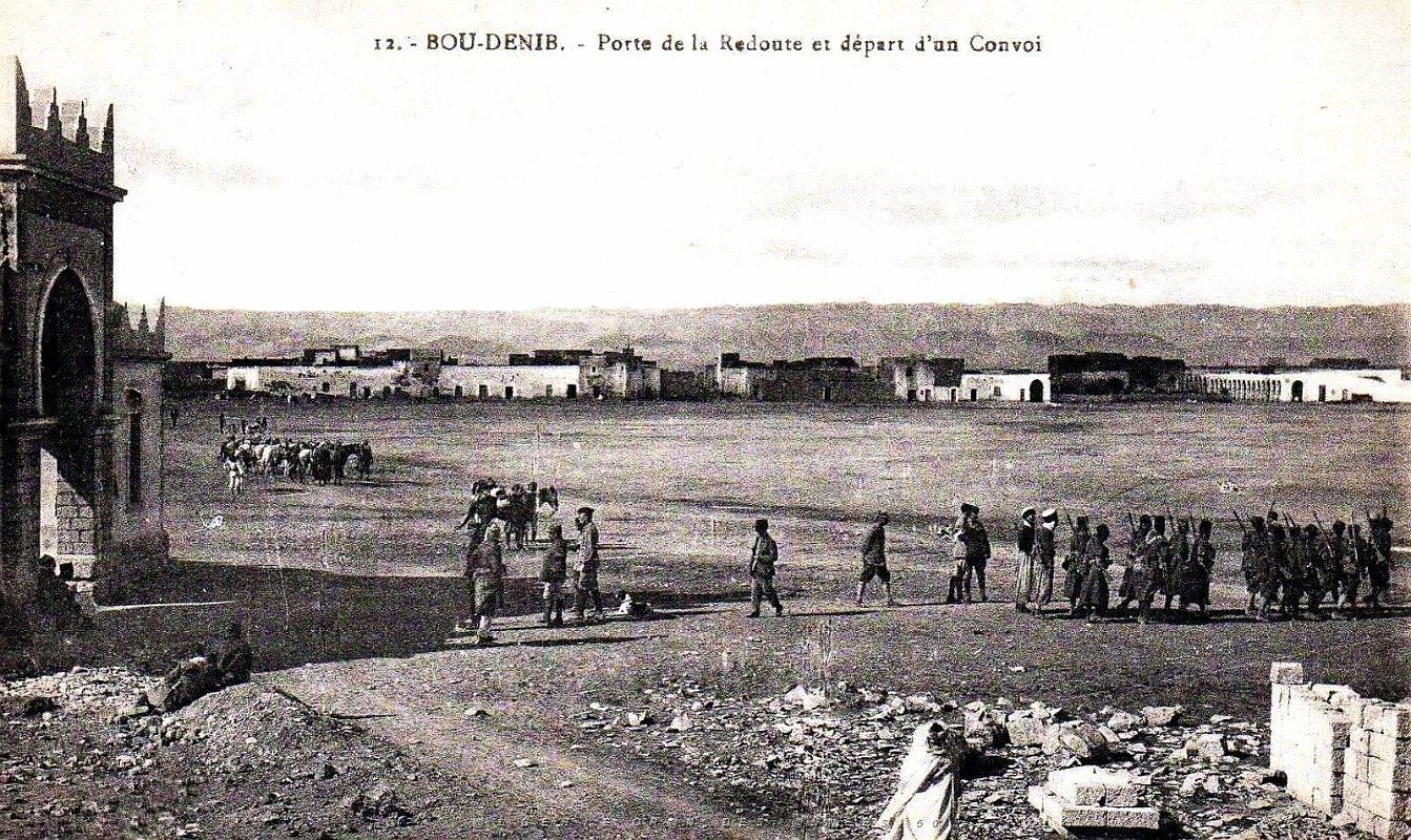 Bou-Denib - Porte de la Redoute et Depart d'un Convoi.jpg